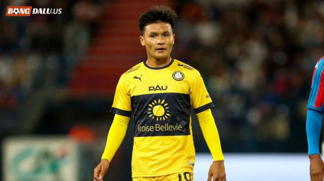 Nguyễn Quang Hải tham gia thi đấu cho CLB Pau vào năm 2022 Nguyễn Quang Hải tham gia thi đấu cho CLB Pau vào năm 2022