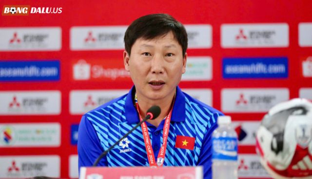 Tìm hiểu triết lý và phong cách làm việc của HLV Kim Sang-sik Tìm hiểu triết lý và phong cách làm việc của HLV Kim Sang-sik